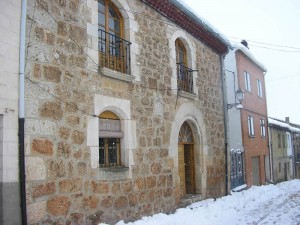 Fachada Ayuntamiento de Mecerreyes (nieve)
