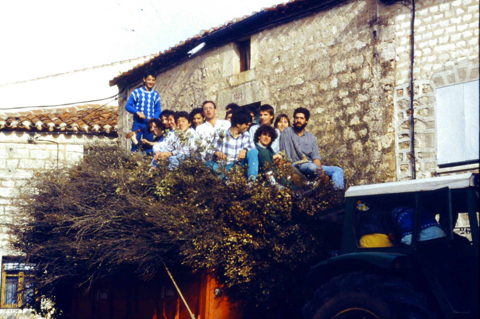 Mecerreyes, recogida de támbaras, año 1986. Foto Fernando Alonso, 2
