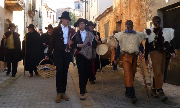 Fiestas de Invierno. Domingo de Carnaval: Carnavaladas y Corrida del Gallo. Marzas 2017