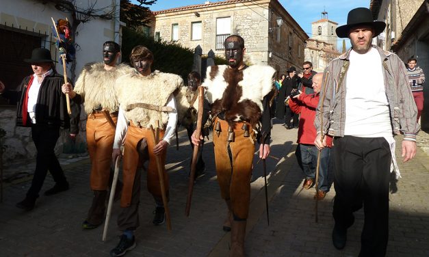 Fiestas de Invierno. Domingo de Carnaval: Carnavaladas y Corrida del Gallo. Marzas 2017